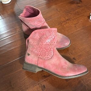 Roxy distressed pink cowboy bootie